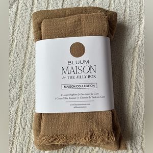 Bluum Maison table runner & napkins (Jilly Box)